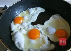 Xinwen Gourmet Poached Egg Fried Shrimp Recipe Illustration 2