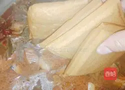 Illustrated recipe for home braised pork 10