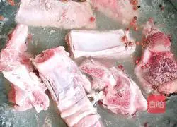 Illustration of how to make chestnut steamed pork ribs 3