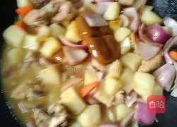 Illustration of how to make curry chicken rice 3