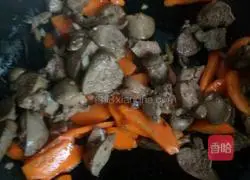Illustration of how to make fried chicken liver with carrots 7