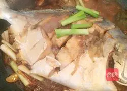 Illustration of braised golden pomfret 6