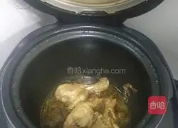 Illustration of how to cook chicken legs in a rice cooker 5