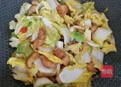 Illustration of how to make cabbage and pork stewed vermicelli 6