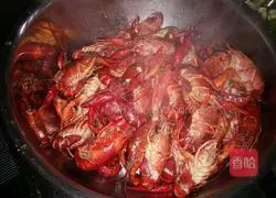 Illustration of how to make spicy crayfish 4