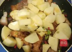 Illustration of how to make stuffed potatoes with meat 8