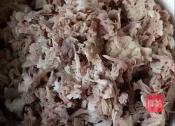 Illustration of how to make loofah lean meat porridge 1