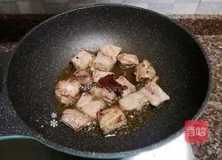 Illustration of how to make green bean ribs 8