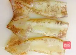 Illustration of how to make spicy fried squid 2