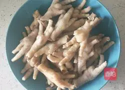 Illustration of home-cooked braised chicken feet 4