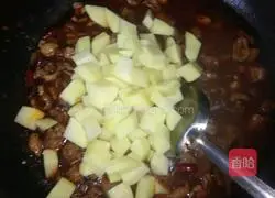 Illustration of the home version of braised chicken 12