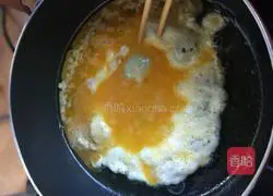 Illustration of how to make scrambled eggs with tomatoes 5