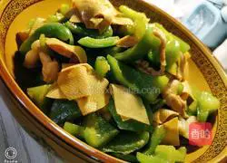 Illustration of how to make stir-fried meat with large pepper and dried tofu 7
