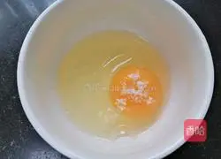 Illustration of how to make scrambled eggs with lettuce 5