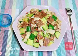 Illustration of how to make black pepper, beef and king oyster mushrooms 14