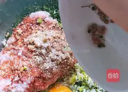 Illustration of how to make shepherd's purse and pork meatballs 4