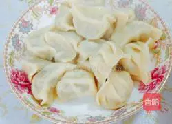 Illustration of how to make leek and pork dumplings 15