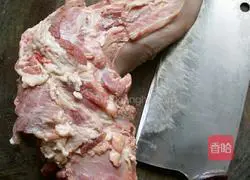 Illustration of how to stir-fry pork tongue 1