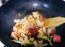 Illustration of how to stir-fry cauliflower with tomatoes 15