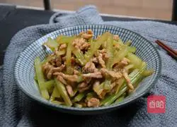 Stir-fried shredded pork with celery Illustration of how to do it 9