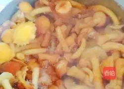 Illustration of how to make fried cucumber with slider mushrooms 1