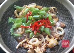 Illustration of how to make ginger-roasted squid 9