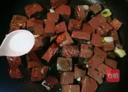 Illustration of braised pig red 7