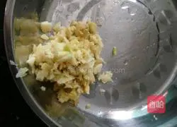 Illustration of how to make carrot fish 5