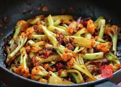 Illustration of how to make stir-fried organic cauliflower 9