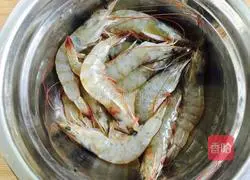 Illustration of how to make steamed shrimp with garlic vermicelli 1