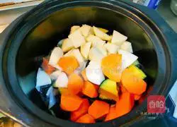 Illustration of how to make curry fish ball and vegetable stew 4