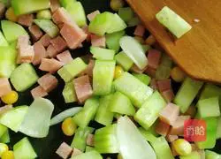 Lily, cucumber and corn Illustration of how to make ham cubes 3