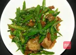 Illustration of how to make fried pork with green pepper 6