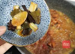 Illustration of how to make chestnut roasted chicken nuggets 16