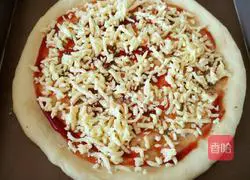 Illustration of how to make Hawaiian pizza at home 9