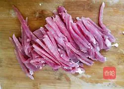 Illustration of how to make fried meat with potatoes and onions 3