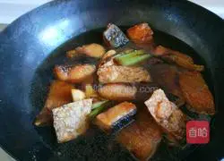 Illustration of how to make Hubei Braised Cured Fish Nuggets on the 15th day of the first lunar month 12