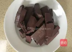 Illustration of how to make spicy fried sheep's blood 1