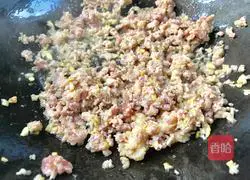 Illustration of how to make minced meat and fresh tea tree mushrooms 12