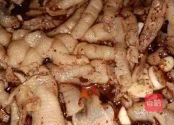 Spicy and sour boneless chicken feet Practice illustration 5