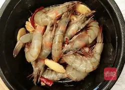 Illustration of how to make spicy saliva shrimp 4
