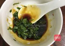 Illustration of how to make tender shredded chicken 9