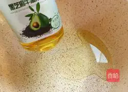 Illustration of how to make dragon fruit fried rice 7