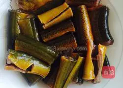 Illustration of how to make braised eel segments 1