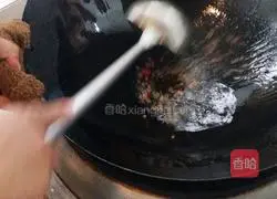 Illustration of how to make pine nut chicken rice 5