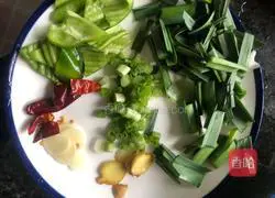 Illustration of how to make delicious braised chicken 2