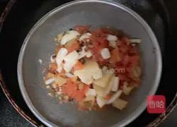 Illustration of how to make fat beef in sour soup 3