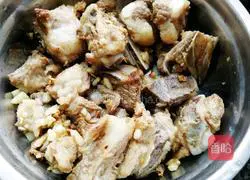 Bitter Melon Soybean Pork Ribs Stew Recipe Illustration 5