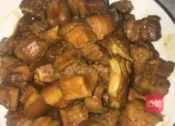 Illustration of home-cooked braised pork 15