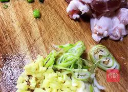 Illustration of how to make pork belly and roasted radish 2